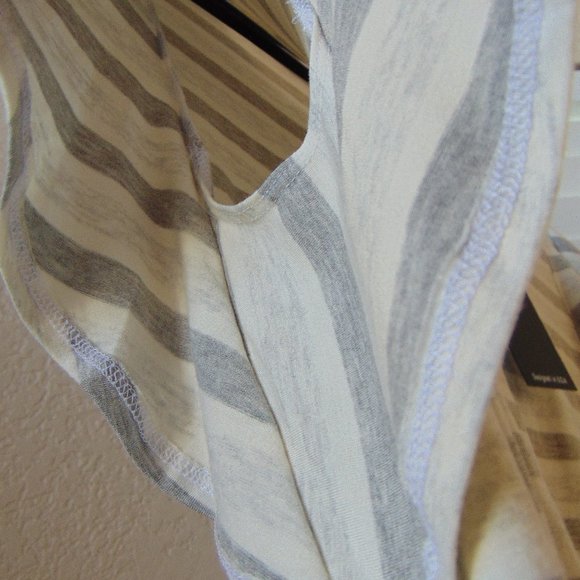 Trend Factory Cream & Gray Striped Butterfly Top - Picture 4 of 9